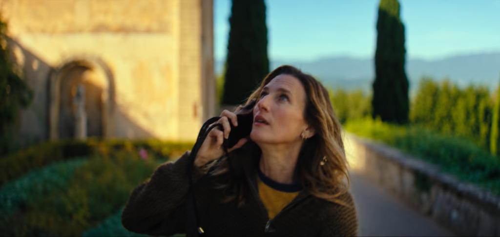 Camille Cottin dans le rôle d’Andréa Martel au téléphone dans Dix pour cent, le film