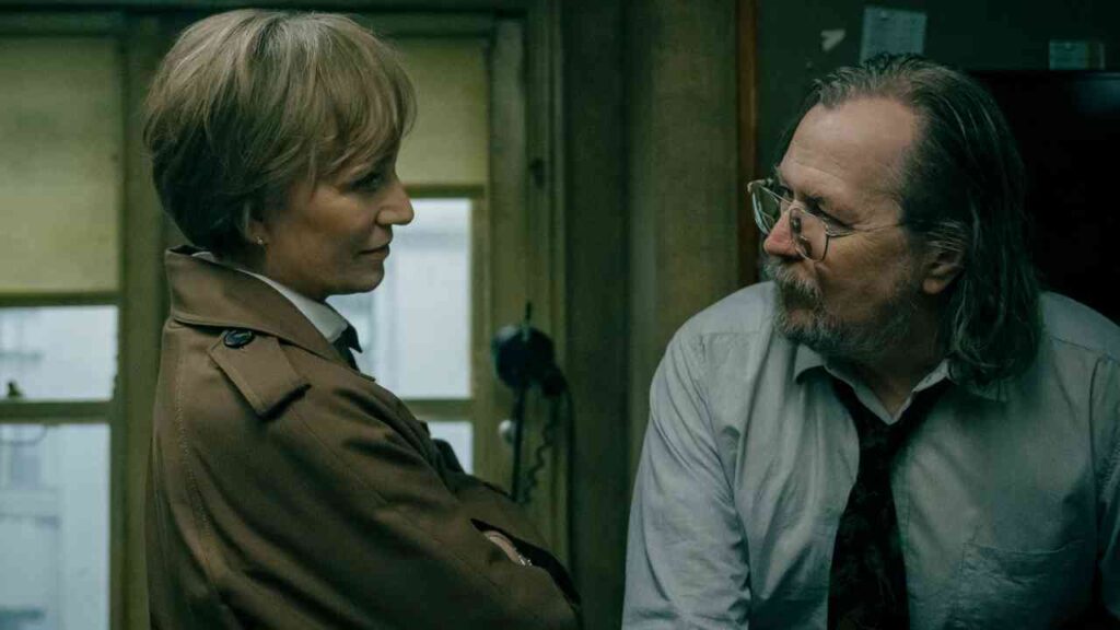 Kristin Scott Thomas et Gary Oldman dans Slow Horses saison 6