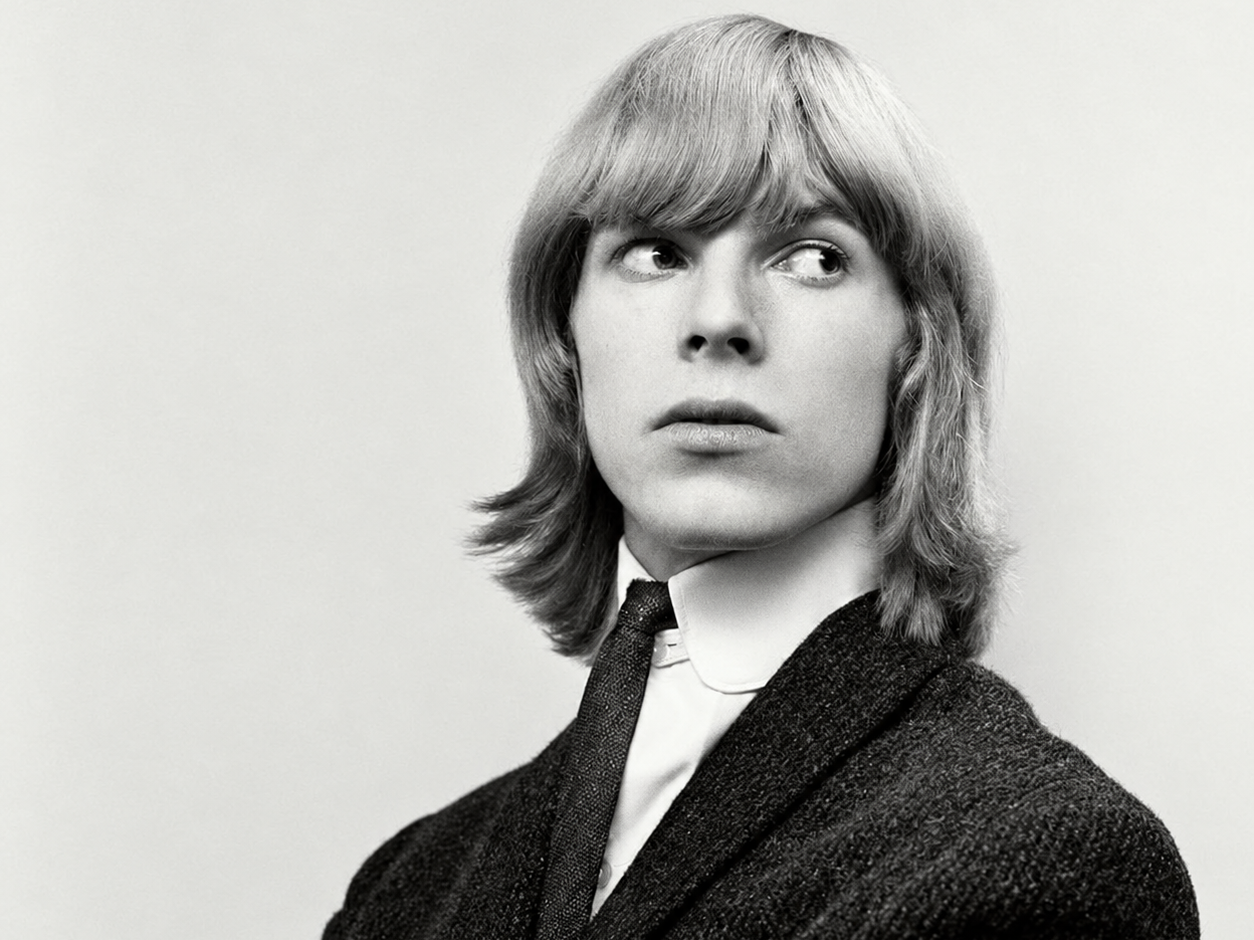 Portrait en noir et blanc de David Bowie utilisé pour la pochette de The Shel Talmy Recordings