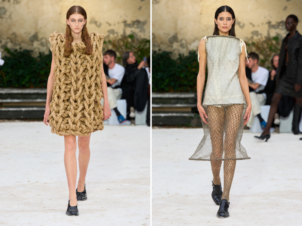 Deux silhouettes Hodakova printemps-été 2027 : une robe courte en gros cordages beiges et une robe structurée en filet sur un haut blanc.
