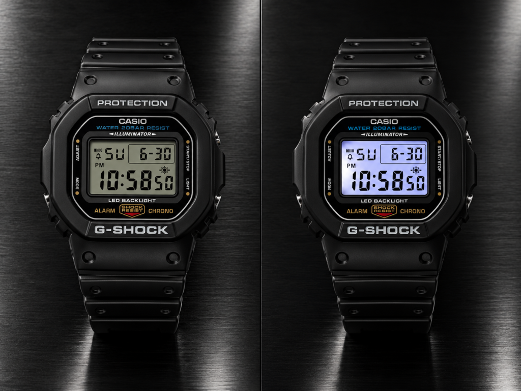 Diptyque de la Casio G-Shock DW-5600UE-1 noire sur fond métallique, avec affichage numérique classique à gauche et rétroéclairage LED à droite.